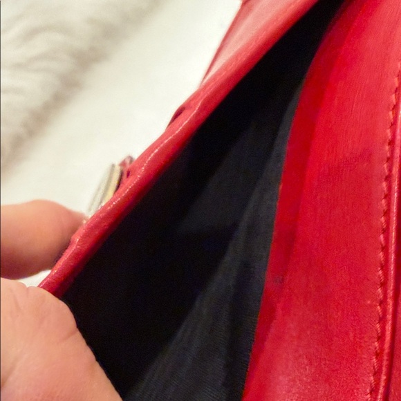 Gucci red patent leather wallet heart closure - Picture 13 of 16